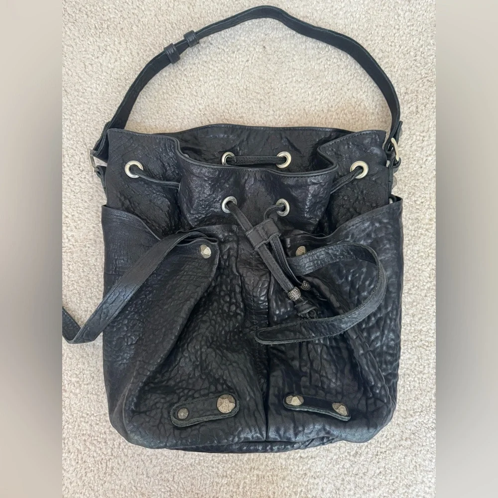 Tylie Malibu black pebbled leather shoulder hobo bag - Picture 3 of 16